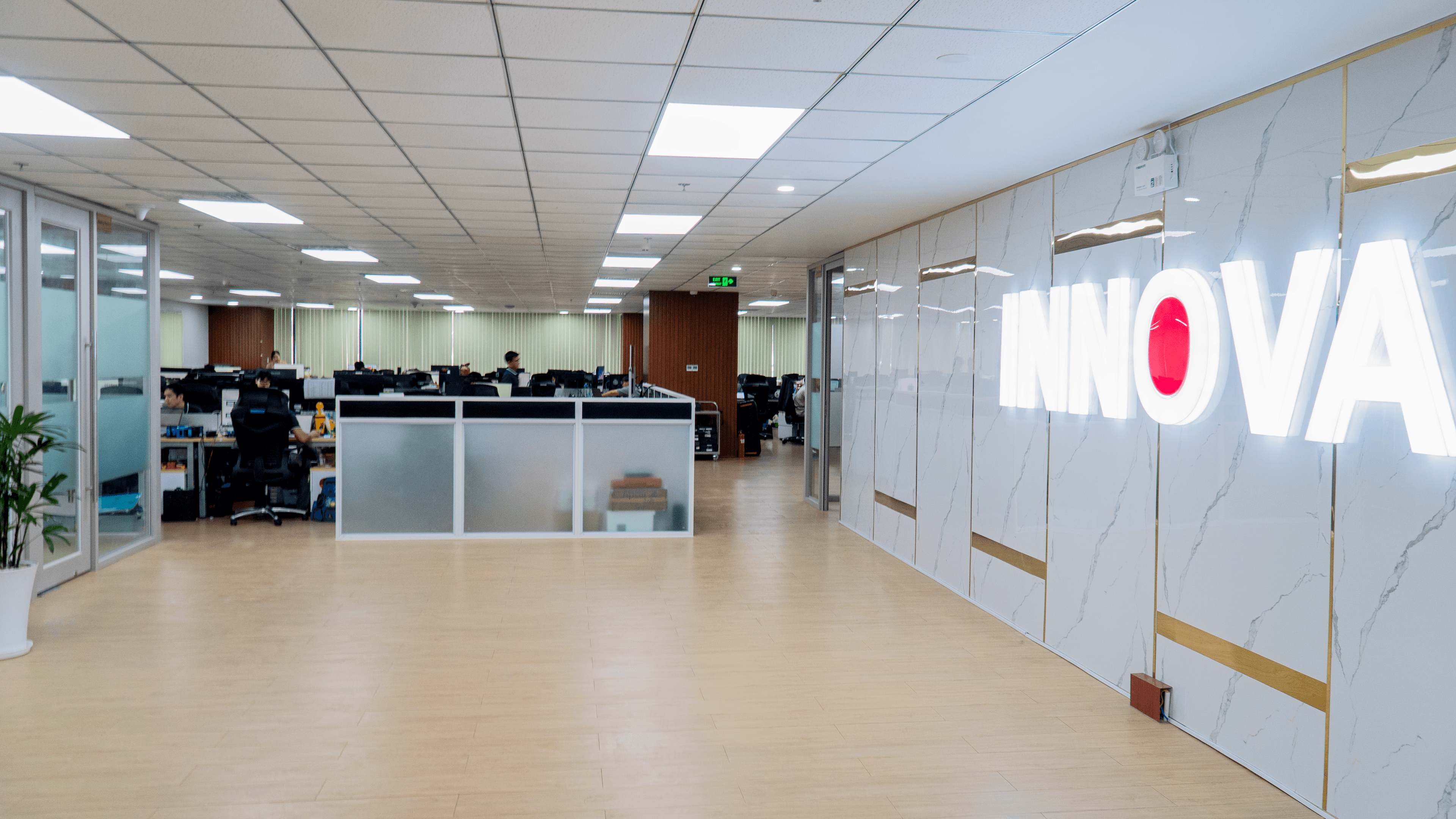 Không gian văn phòng và lab R&D